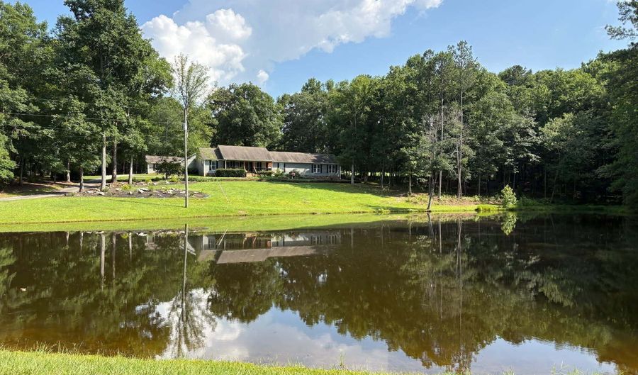 121 Peacock Rd, Barnesville, GA 30204 - 4 Beds, 3 Bath