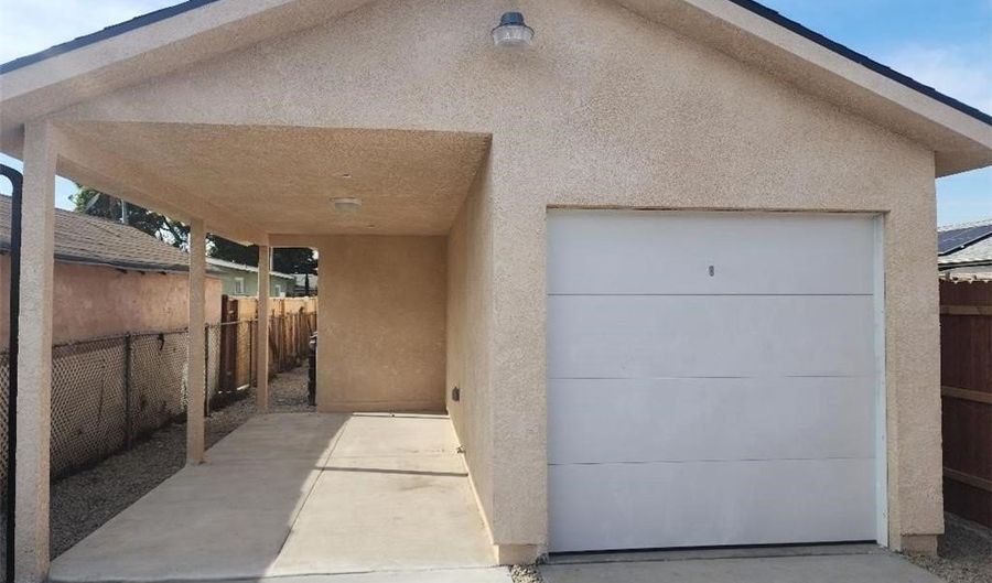9614 Grape St, Los Angeles, CA 90002 - 4 Beds, 3 Bath