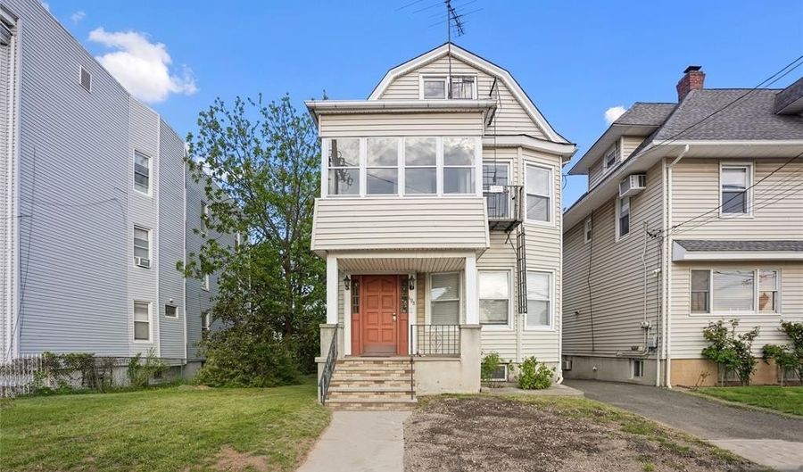 608 Washington Ave, Belleville, NJ 07109 - 2 Beds, 1 Bath