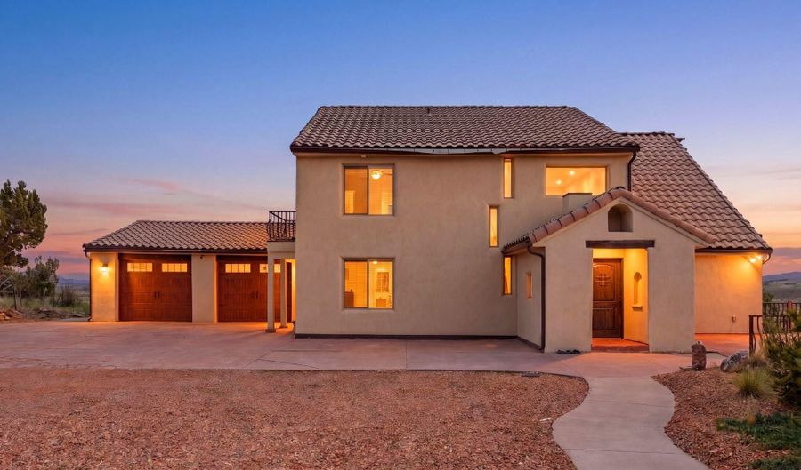 75 N 200 E St, Alton, UT 84710 - 5 Beds, 4 Bath