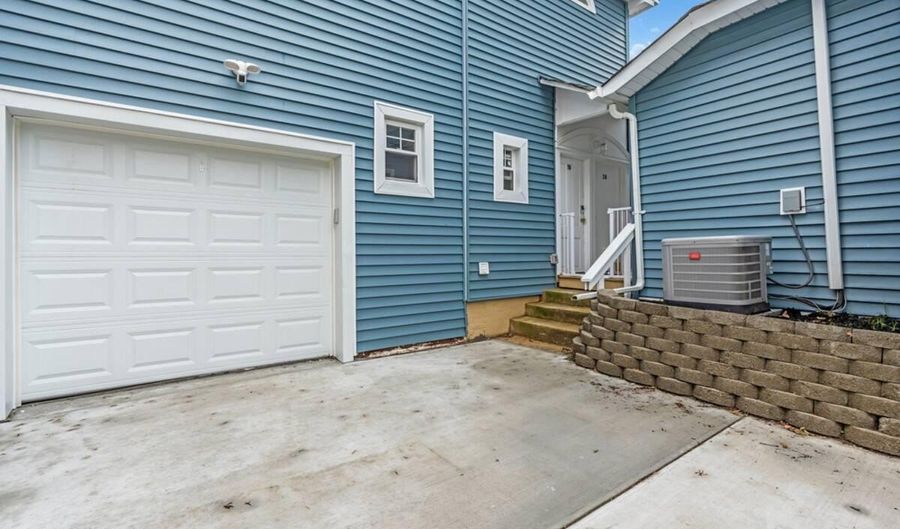 606 5th Ave Rear, Asbury Park, NJ 07712 - 2 Beds, 1 Bath