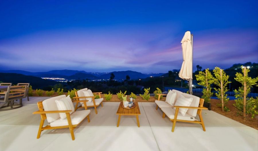 3916 Citrus, Fallbrook, CA 92028 - 3 Beds, 4 Bath
