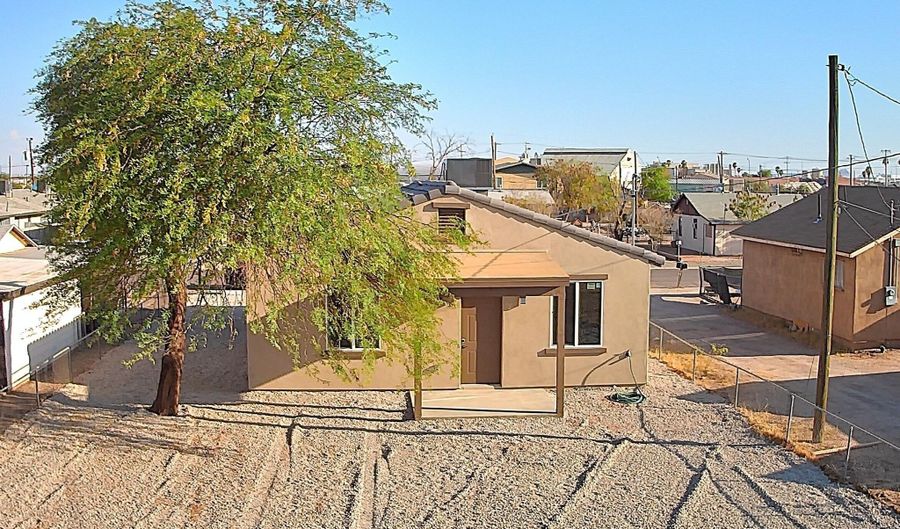 706 W 12TH St, Casa Grande, AZ 85122 - 3 Beds, 2 Bath