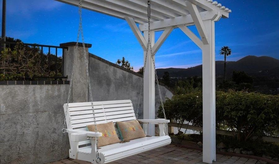 962 Chardonney Way, Escondido, CA 92029 - 4 Beds, 3 Bath