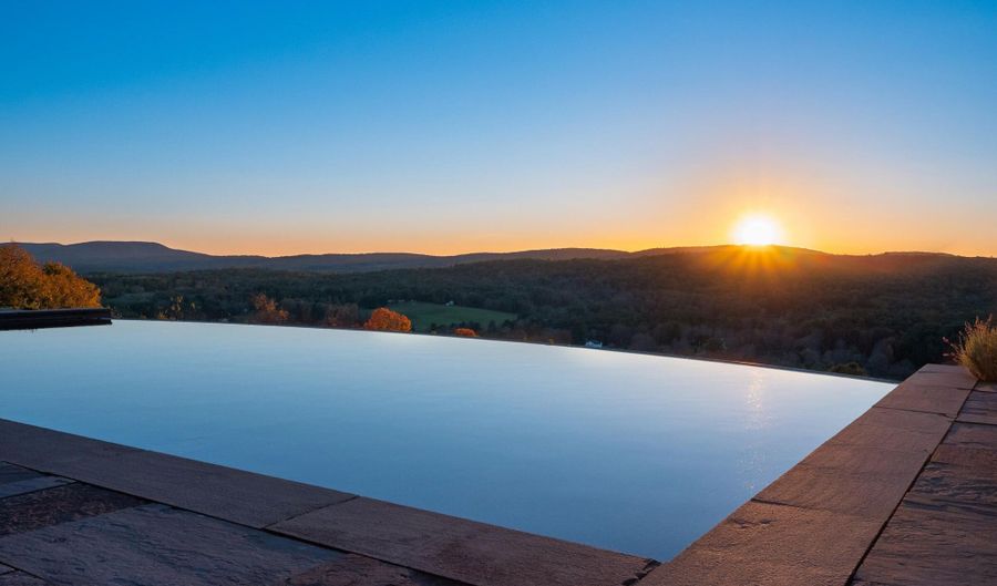 30 East Rd, Alford, MA 01266 - 7 Beds, 8 Bath