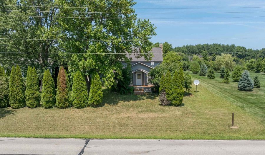 3359 County Road 72, Auburn, IN 46706 - 4 Beds, 2 Bath
