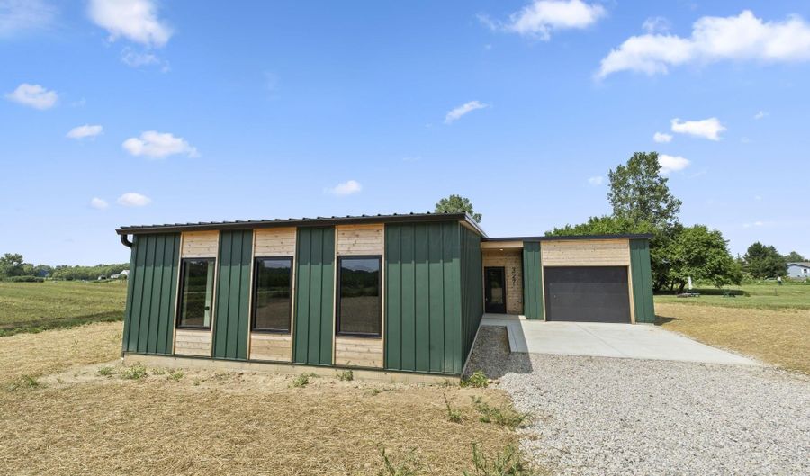 327 County Road 21, Ashley, OH 43003 - 3 Beds, 2 Bath