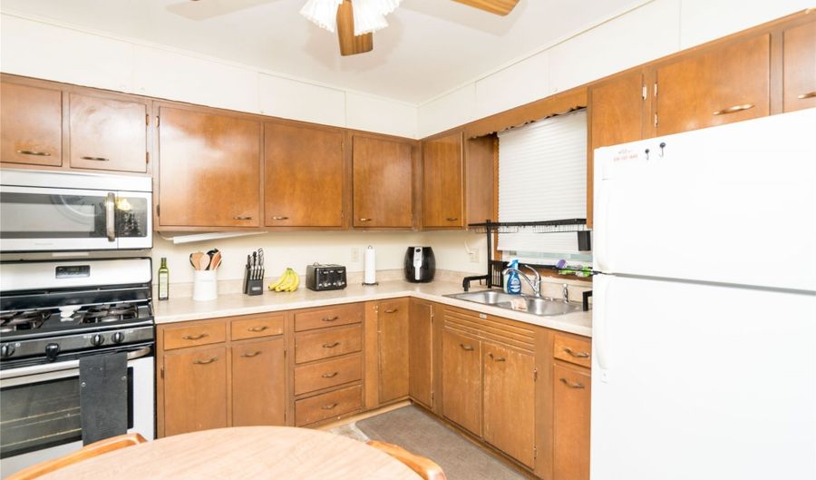 3909 Toronto St, Ames, IA 50014 - 5 Beds, 2 Bath