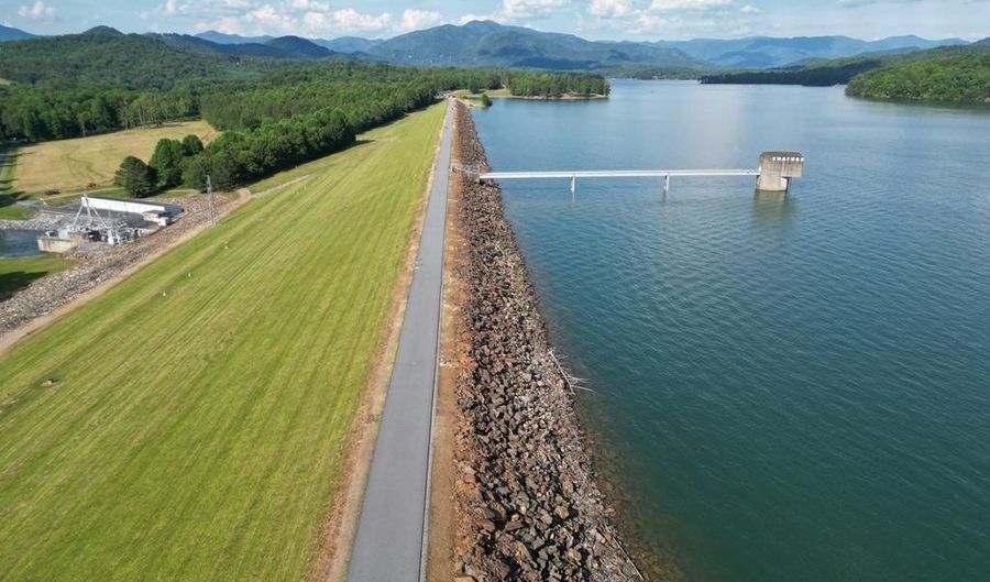 Lot 11 Lakeside Estates Dr 11, Hayesville, NC 28904 - 2 Beds, 2 Bath