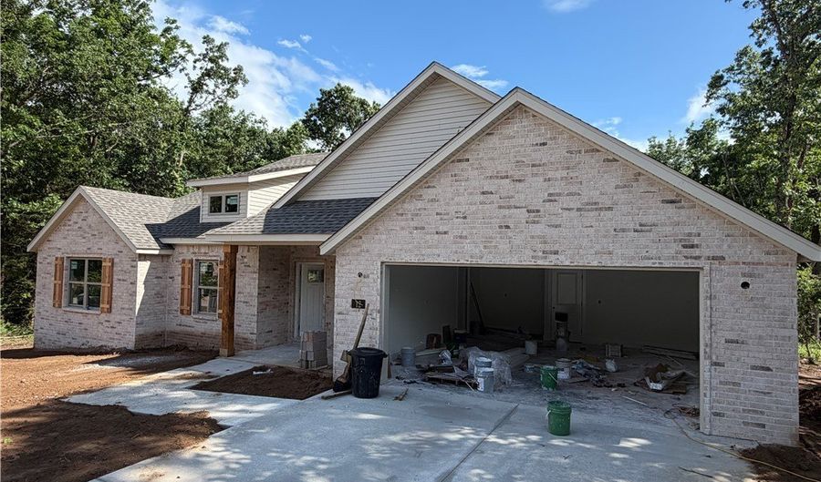 12 Kinross Dr, Bella Vista, AR 72715 - 3 Beds, 2 Bath