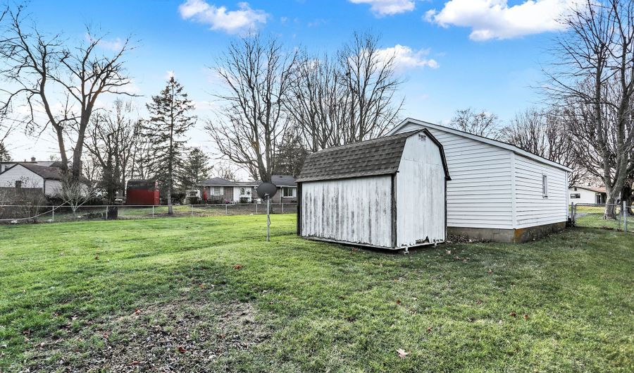 3523 Lindenwald Dr, Indianapolis, IN 46217 - 4 Beds, 2 Bath