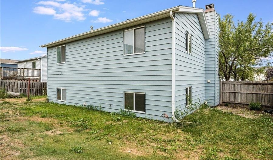 4104 ROGERS Ave, Cheyenne, WY 82009 - 3 Beds, 2 Bath
