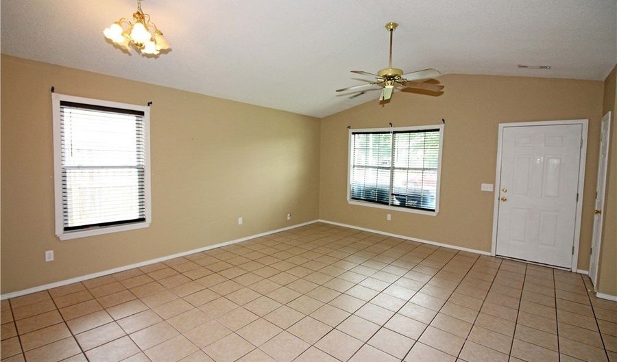 207 17th St, Bentonville, AR 72712 - 3 Beds, 2 Bath
