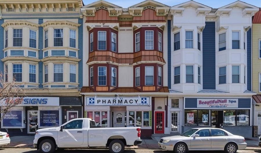 808 BROADWAY, Bayonne, NJ 07002 - 8 Beds, 8 Bath