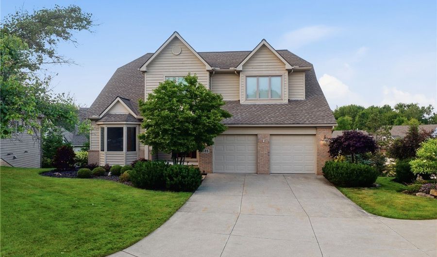 585 Burgess Cir, Aurora, OH 44202 - 4 Beds, 4 Bath