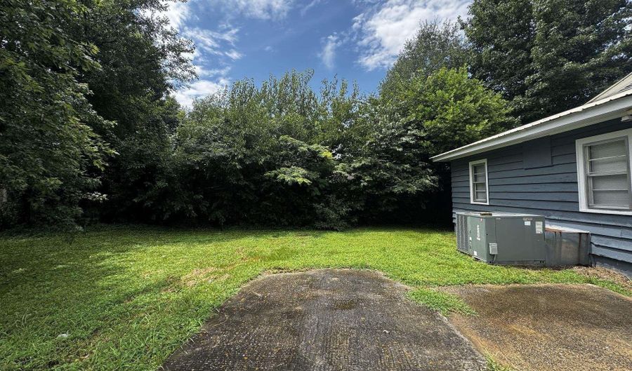 506 Jackson St, Albertville, AL 35950 - 3 Beds, 1 Bath