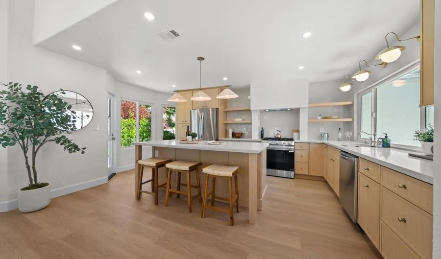 4742 Collinos Way, Oceanside, CA 92056 - 2 Beds, 2 Bath
