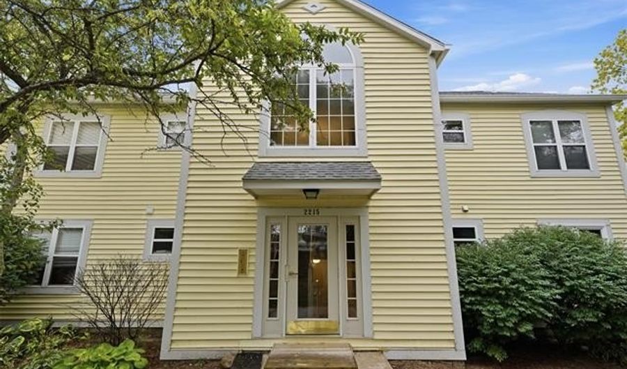 2215 S Huron Pkwy 1, Ann Arbor, MI 48104 - 2 Beds, 2 Bath