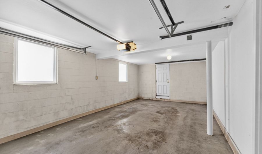 10 Seeley St, Danbury, CT 06810 - 3 Beds, 1 Bath