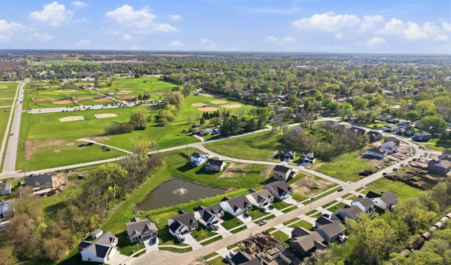 143 10th Ave NE, Altoona, IA 50009 - 5 Beds, 4 Bath