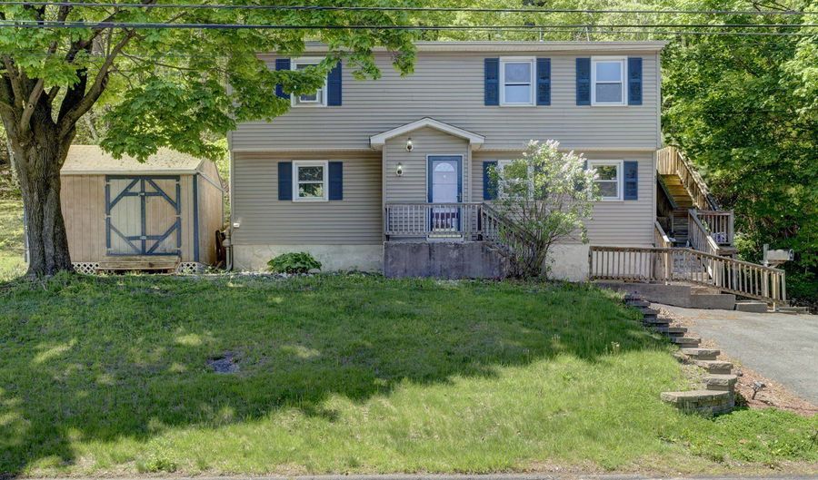 39 Bernside Dr, Bristol, CT 06010 - 4 Beds, 2 Bath