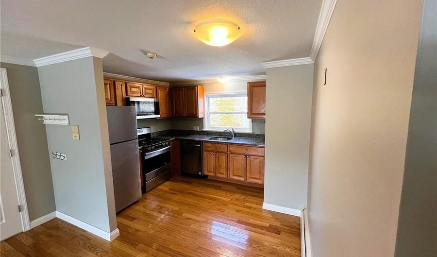 354 S Pier Rd 205, Narragansett, RI 02882 - 2 Beds, 1 Bath