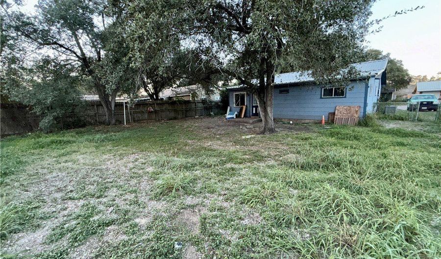 806 Parr Dr, Alice, TX 78332 - 4 Beds, 2 Bath