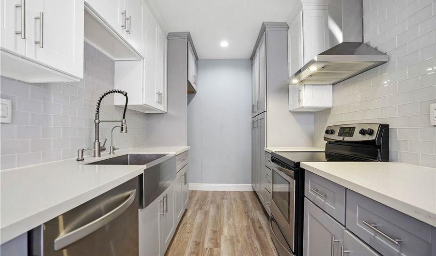 5414 Newcastle Ave 66, Encino, CA 91316 - 2 Beds, 2 Bath