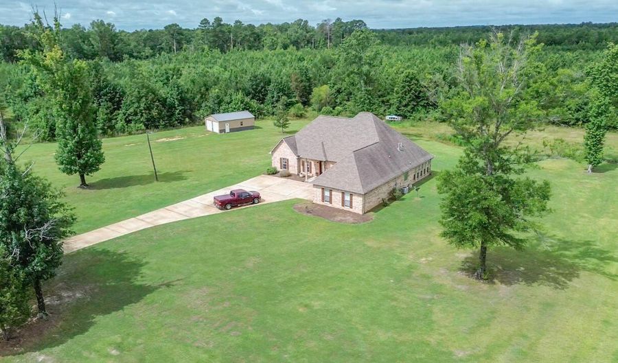 22377 N Highway 45, Aberdeen, MS 39730 - 4 Beds, 3 Bath