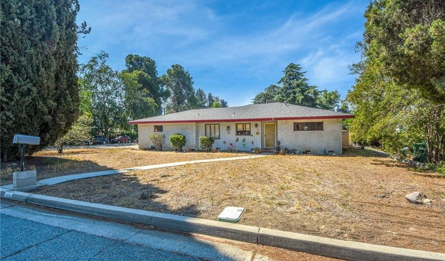 186 Santa Rita Pl, Banning, CA 92220 - 4 Beds, 2 Bath