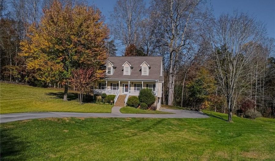 118 Hagen Rd, Advance, NC 27006 - 3 Beds, 4 Bath