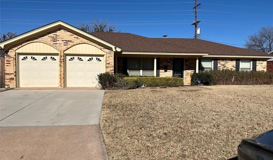 3218 Santa Monica, Abilene, TX 79605 - 5 Beds, 2 Bath