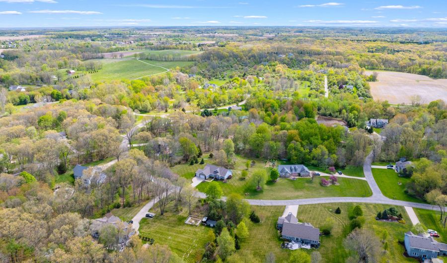 5730 Summerset Woods Dr, Alto, MI 49302 - 4 Beds, 3 Bath