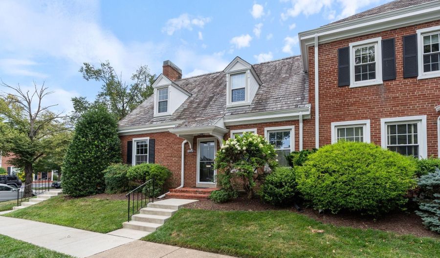 4608 36TH St S, Arlington, VA 22206 - 1 Beds, 2 Bath