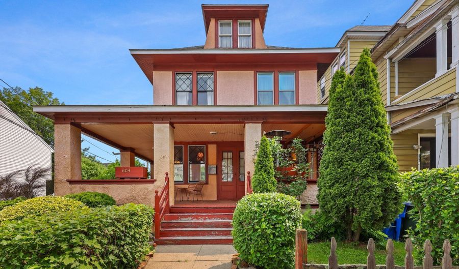 604 Wood Ave, Bridgeport, CT 06604 - 3 Beds, 2 Bath