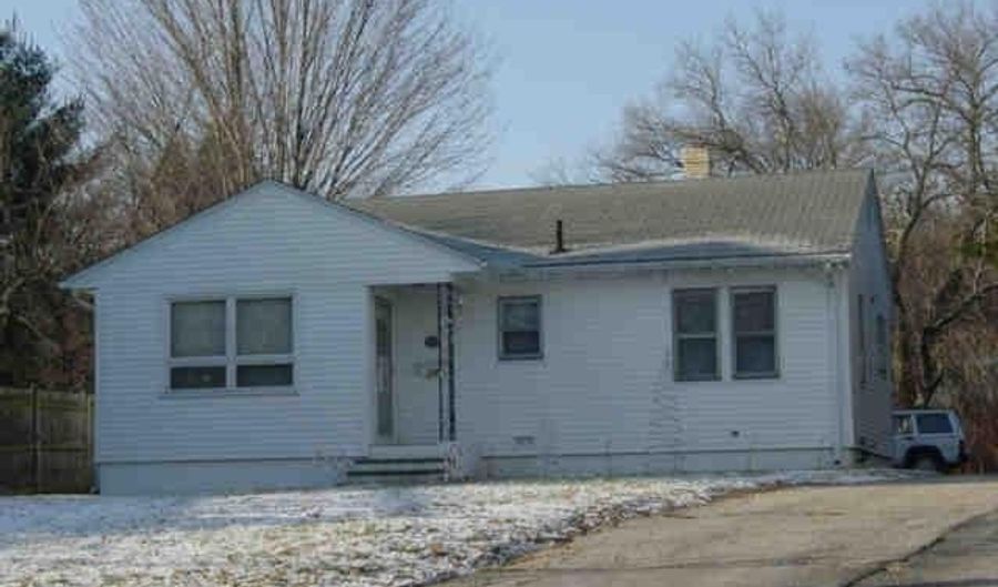 136 George Waterman Rd, Johnston, RI 02919 - 2 Beds, 1 Bath