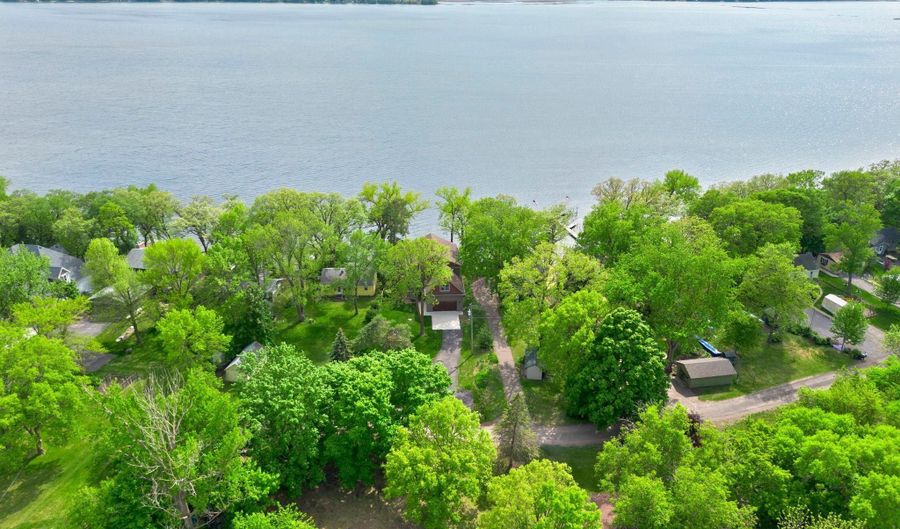 9823 103rd St NW, Annandale, MN 55302 - 5 Beds, 4 Bath