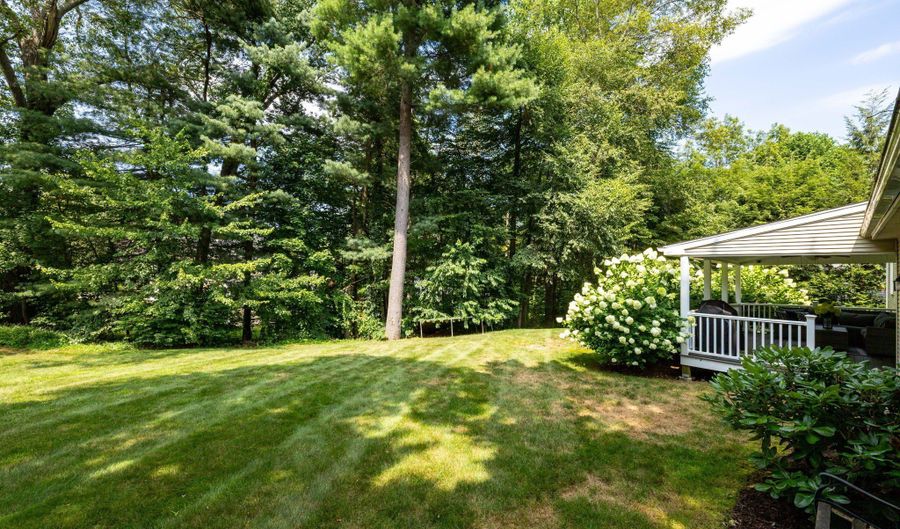 33 Lufkin Ln, Bristol, CT 06010 - 4 Beds, 3 Bath