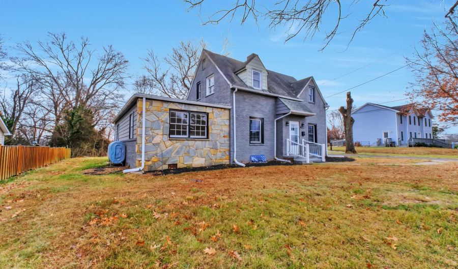 3509 ANNANDALE Rd, Annandale, VA 22003 - 4 Beds, 3 Bath