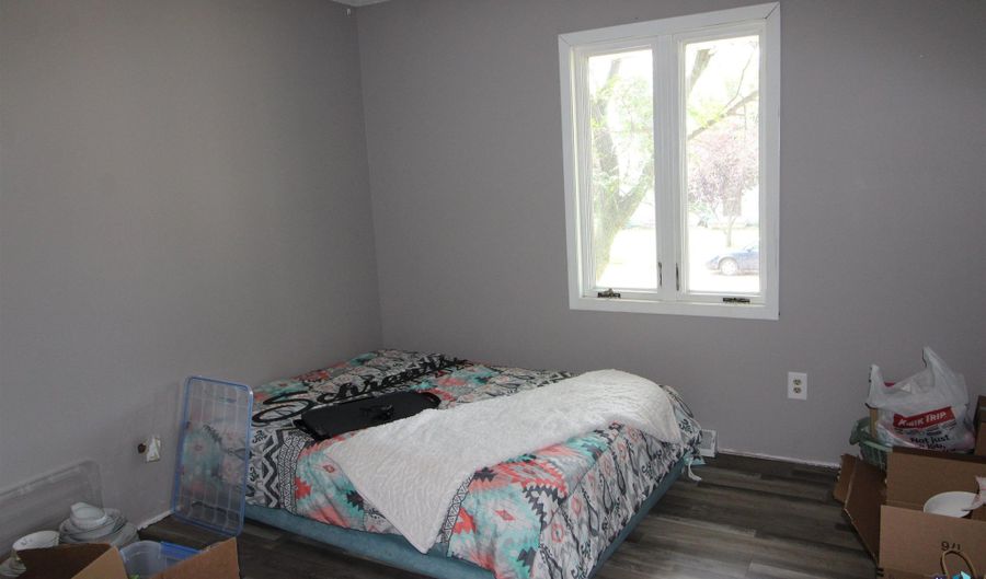 208 E Marialane Dr, Brandon, SD 57005 - 4 Beds, 2 Bath