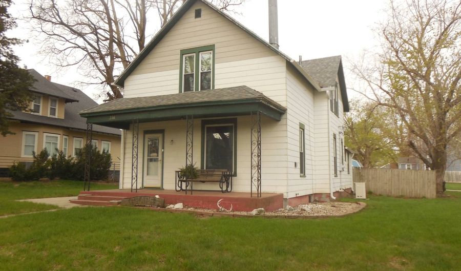 316 S 6th St, Albion, NE 68620 - 3 Beds, 2 Bath