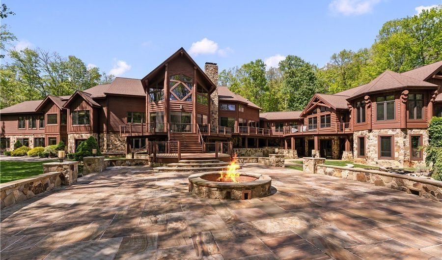 805 Cascades Dr, Aurora, OH 44202 - 6 Beds, 10 Bath