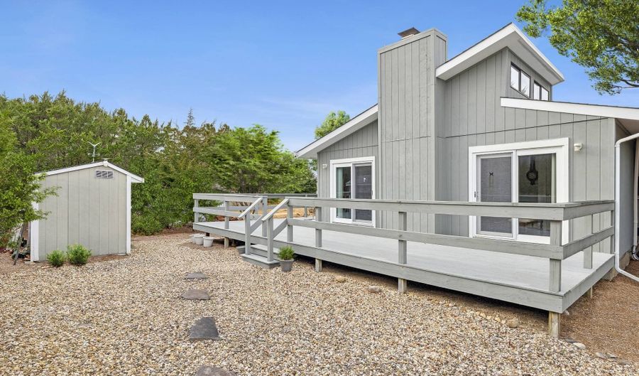 28 Leeton Rd, Amagansett, NY 11930 - 3 Beds, 2 Bath