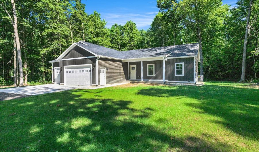 3995 112th Ave, Allegan, MI 49010 - 6 Beds, 4 Bath