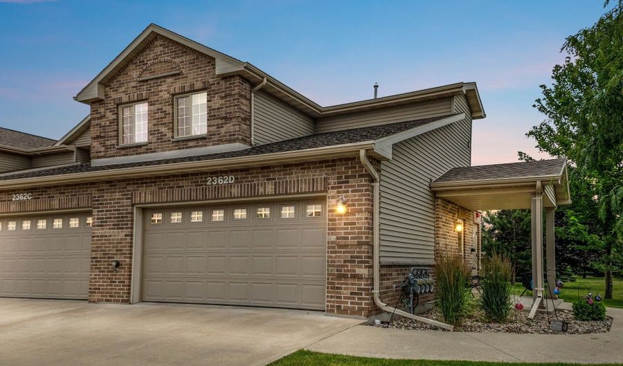 2362 PLANK Cir UNIT D, Appleton, WI 54915 - 3 Beds, 2 Bath