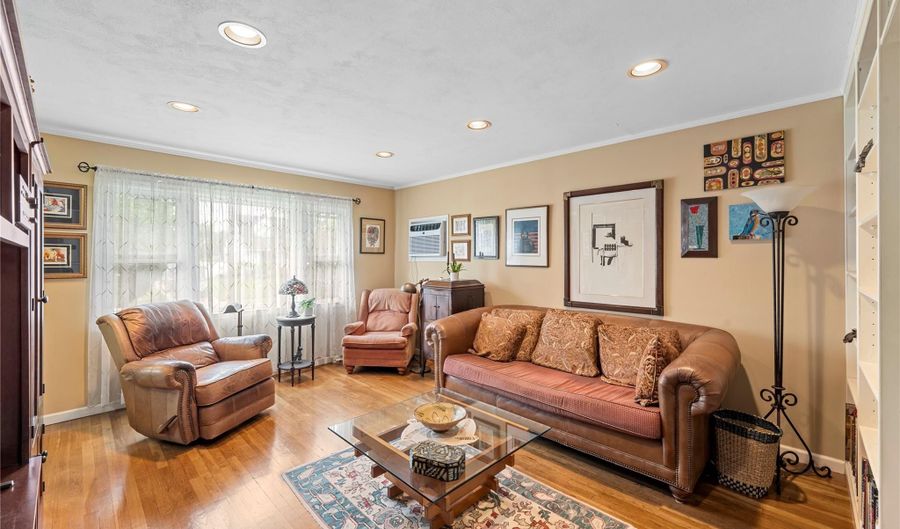 38 Hillvale Rd, Albertson, NY 11507 - 4 Beds, 2 Bath