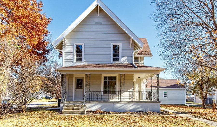 826 Duff Ave Ave, Ames, IA 50010 - 4 Beds, 2 Bath