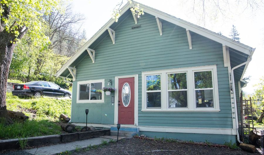 101 5th St N, Alberton, MT 59820 - 3 Beds, 1 Bath