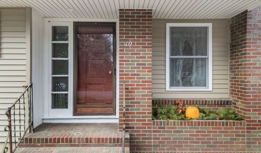 10 Penley St, Augusta, ME 04330 - 3 Beds, 1 Bath