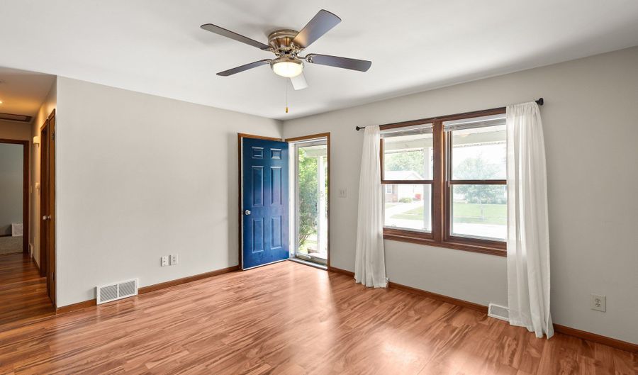 5423 Norris St, Ames, IA 50014 - 4 Beds, 2 Bath